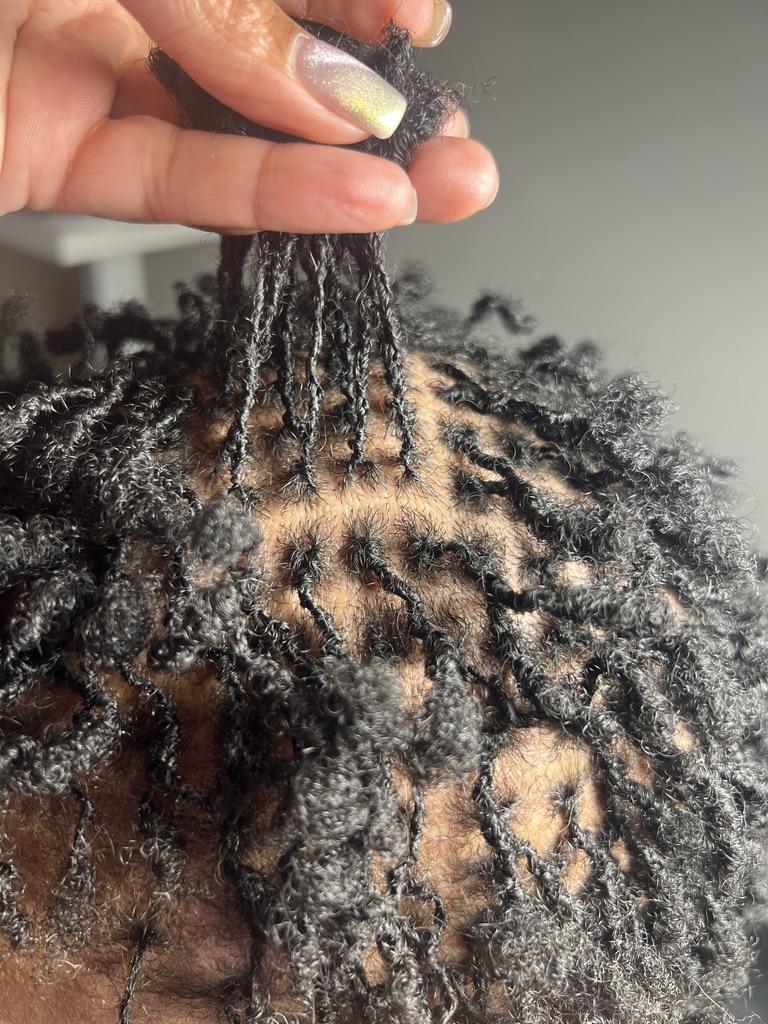 Jasmine — microlocs installed using interlocking method