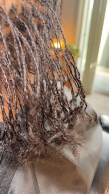 Tia — during Sisterlocks™ installation using interlock method